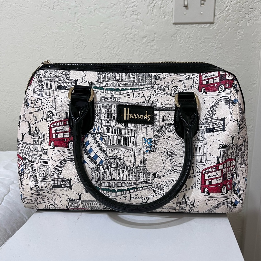 Harrods Black Monochrome London Barrel
Crossbody Bag